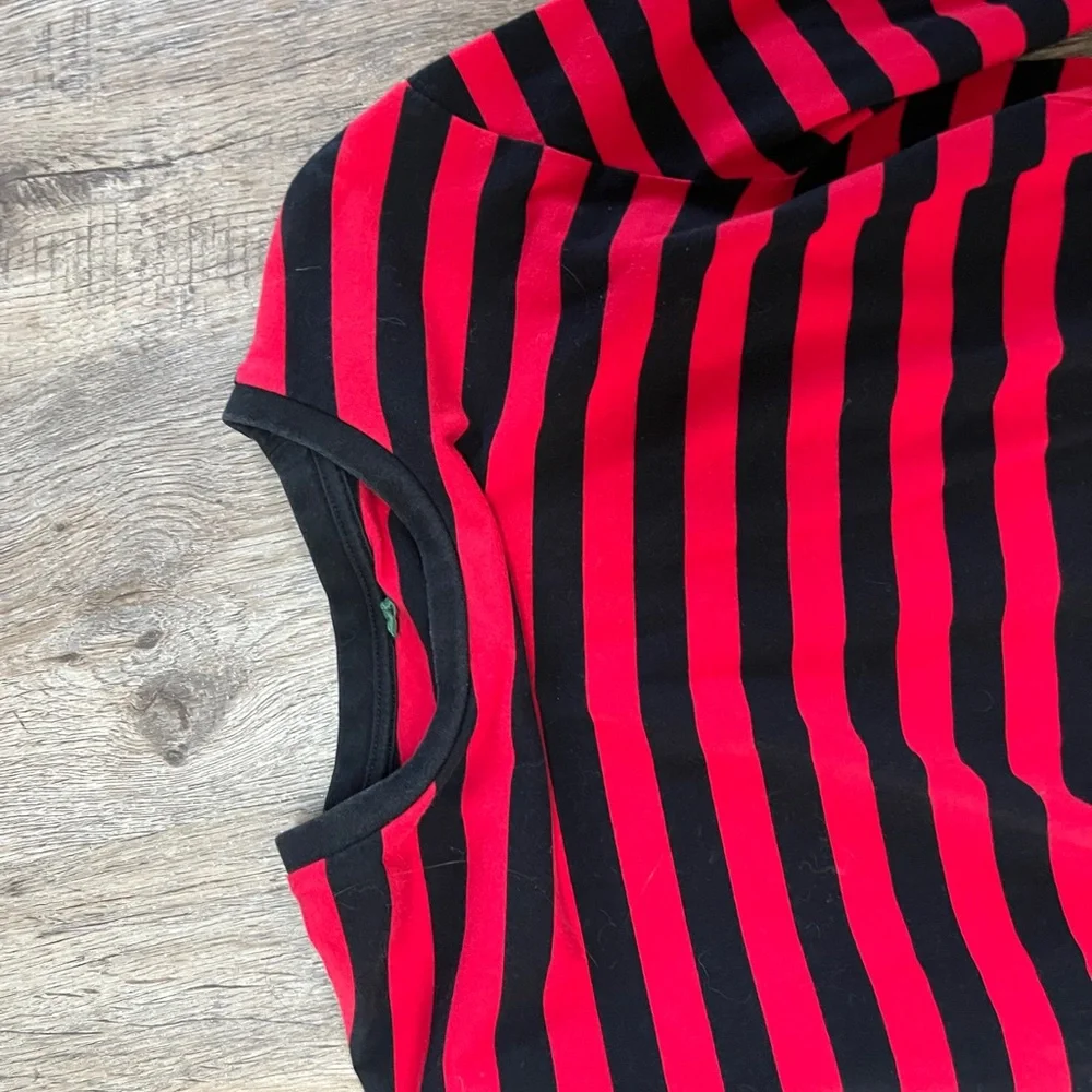 Small red and black stripe shirt - Picture 2 of 2